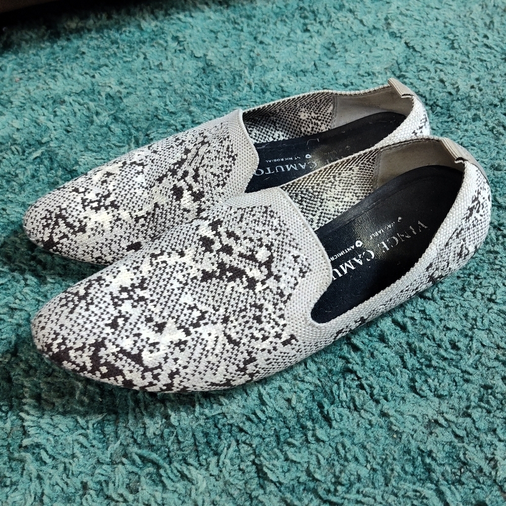 Vince Camuto Gray Snakeskin Loafer Flats 7.5M - Picture 2 of 13